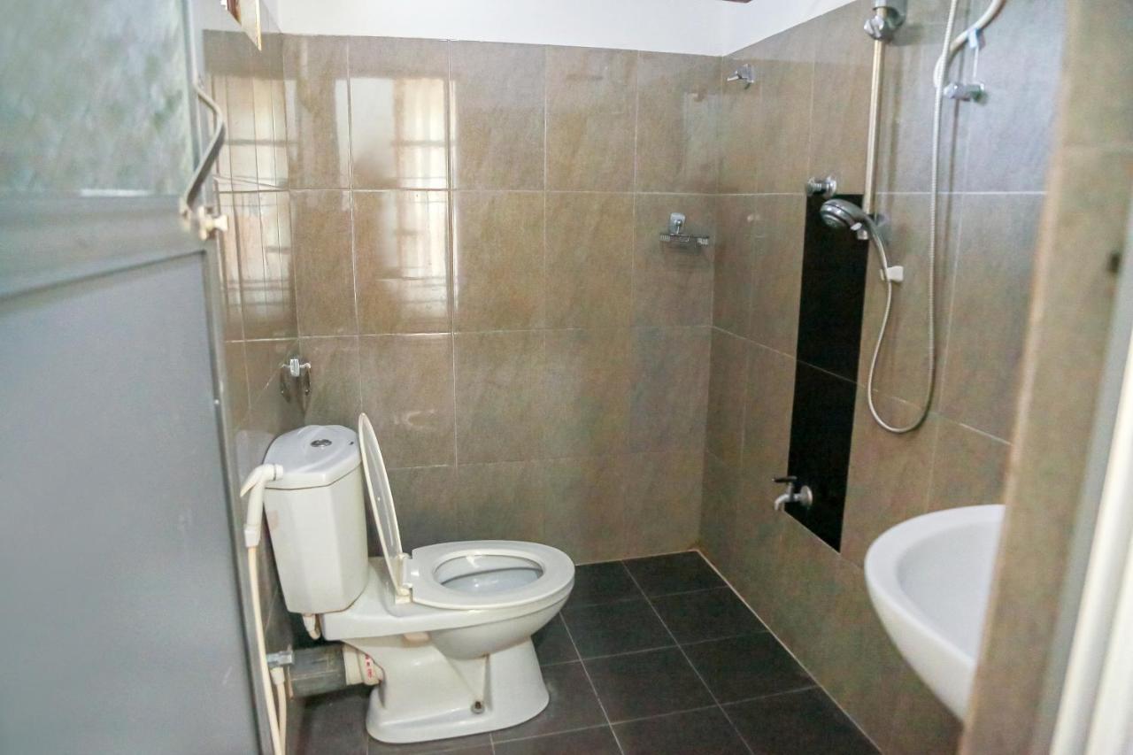 אנוראדפורה Lakeside Villa מראה חיצוני תמונה