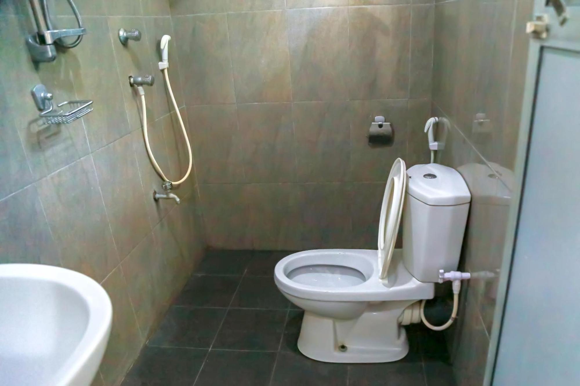 אנוראדפורה Lakeside Villa חדר תמונה